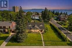 43 SUMMIT AVENUE | Thunder Bay Ontario | Slide Image Four