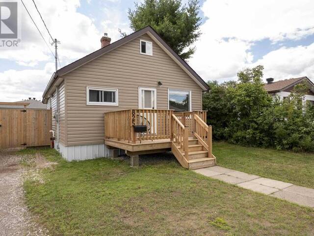 825 Newport AVE Thunder Bay Ontario, P7A 6J8 - Property For Sale