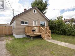 825 Newport AVE Thunder Bay Ontario, P7A 6J8