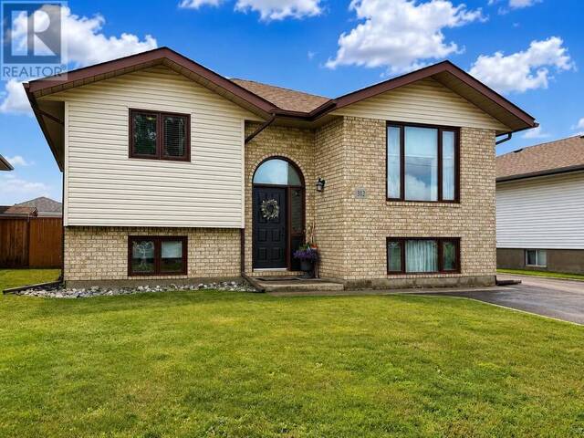 312 Caribou CRES Thunder Bay Ontario, P7C 5Z6 - Property For Sale