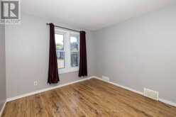 201 CUMMING STREET | Thunder Bay Ontario | Slide Image Four
