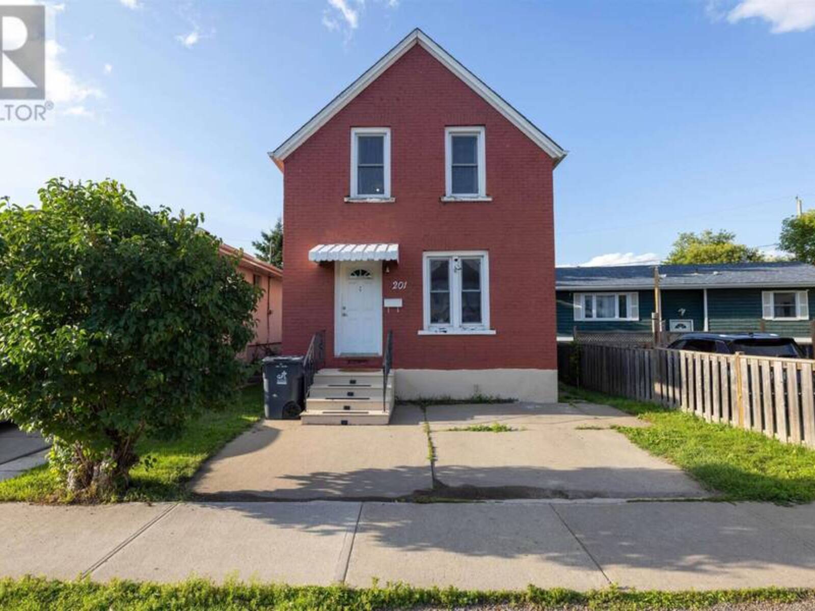 201 Cumming ST, Thunder Bay, Ontario P7C 1N8