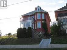 4 Crown ST | Thunder Bay Ontario | Slide Image Two