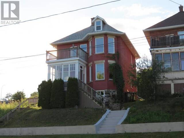 4 Crown ST Thunder Bay Ontario, P7B 3J6 - Property For Sale
