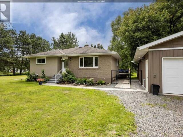 2312 Rosslyn RD Thunder Bay Ontario, P7K 1G7 - 3 Bedrooms Home For Sale