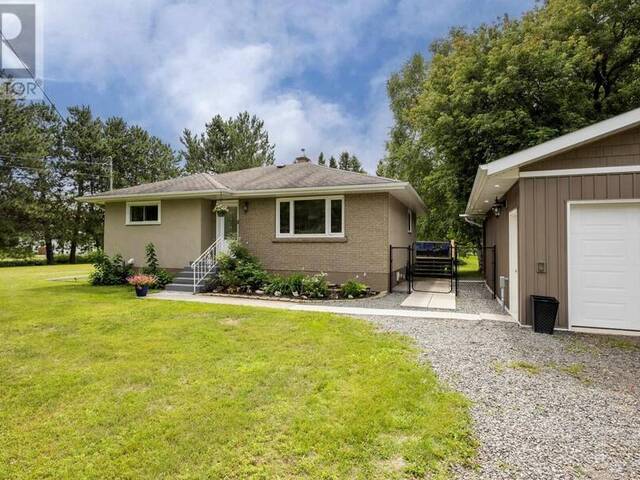 2312 Rosslyn RD Thunder Bay Ontario, P7K 1G7 - Property For Sale
