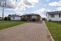 935 Crawford PL | Thunder Bay Ontario | Slide Image One