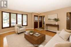 935 Crawford PL | Thunder Bay Ontario | Slide Image Nine