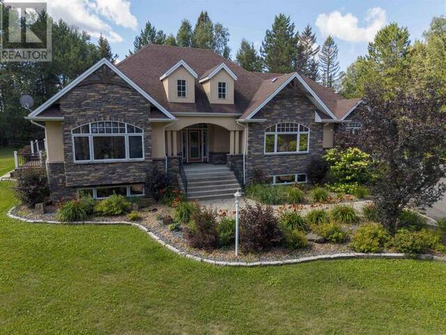 791 Hilldale RD Thunder Bay Ontario, P7G 1Z9 - 5 Bedrooms Home For Sale