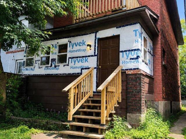 345 SYNDICATE AVENUE N Thunder Bay Ontario, P7C 3W4 - 4 Bedrooms Home For Sale