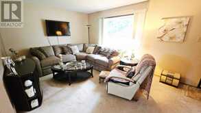 476 Parkwood ST | Thunder Bay Ontario | Slide Image Three