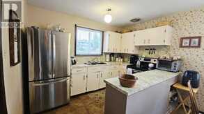 476 Parkwood ST | Thunder Bay Ontario | Slide Image Five