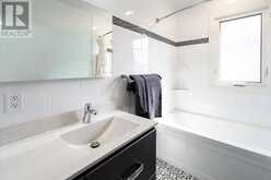 637 Hyde Park AVE | Thunder Bay Ontario | Slide Image Fifteen