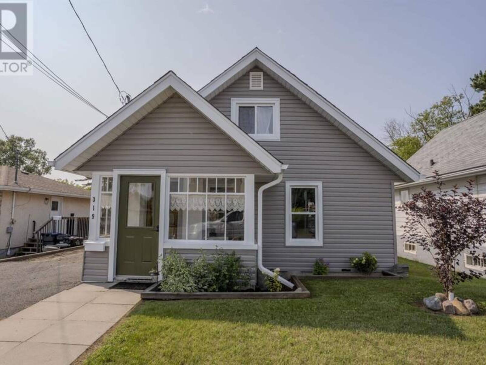 319 Lillian ST, Thunder Bay, Ontario P7A 1J1