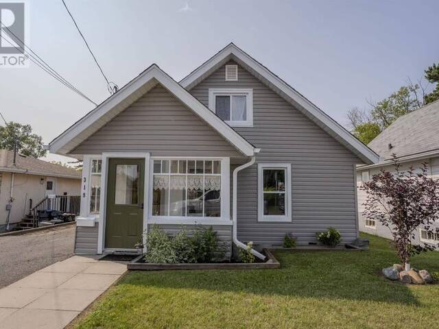 319 Lillian ST Thunder Bay Ontario, P7A 1J1 - Property For Sale