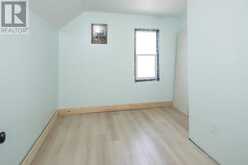 73 EMPRESS AVE N | Thunder Bay Ontario | Slide Image Thirty-four