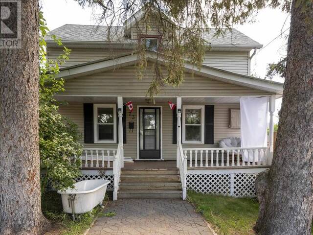73 EMPRESS AVE N Thunder Bay Ontario, P7A 6C2 - Property For Sale