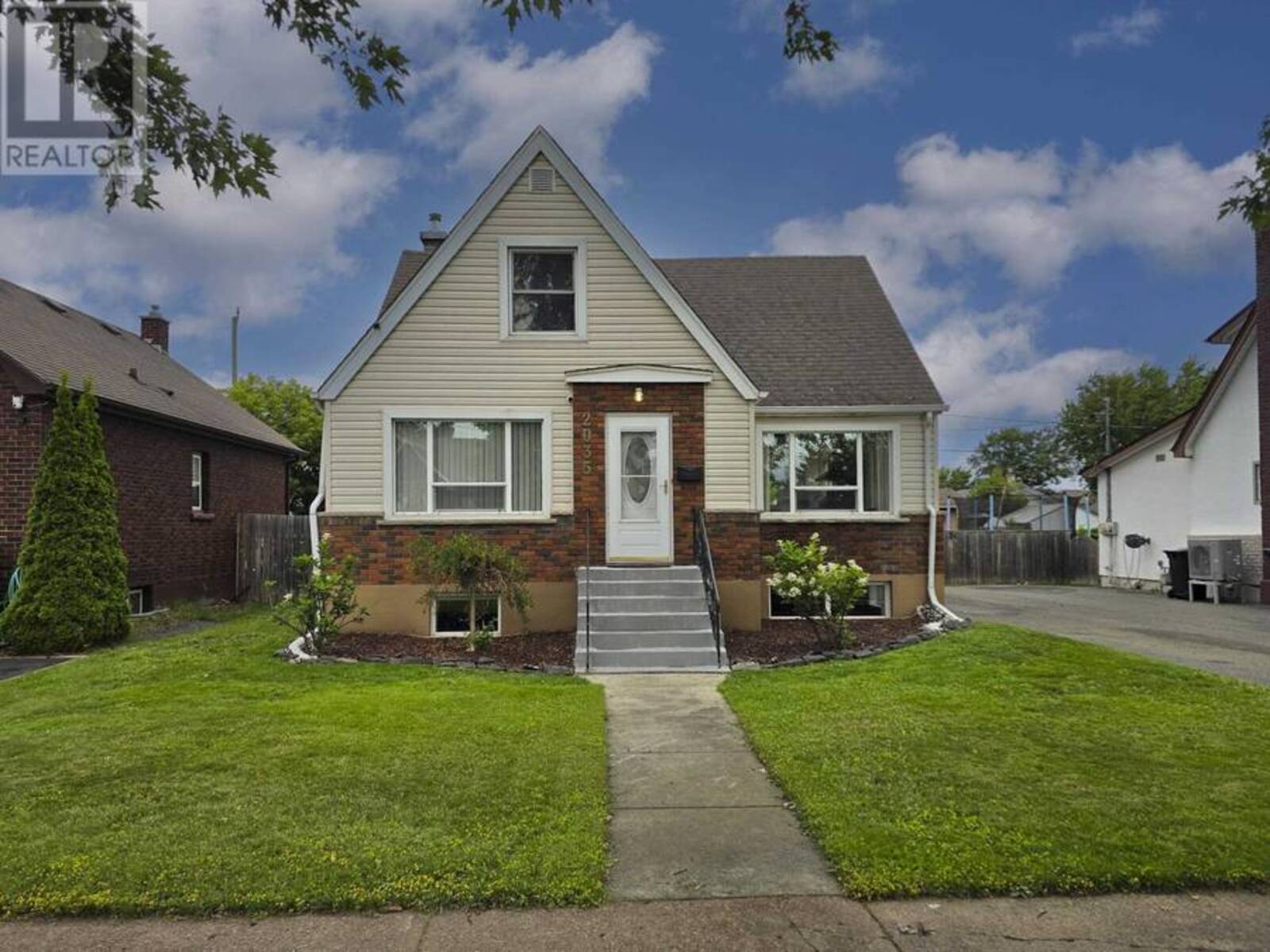 2035 Hamilton AVE, Thunder Bay, Ontario P7E 4Y3