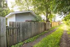 349 Vickers St N | Thunder Bay Ontario | Slide Image Four