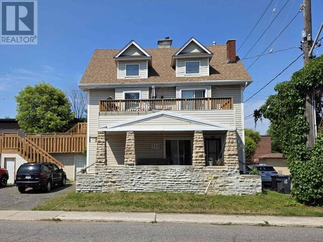 711 Ridgeway Street E Thunder Bay Ontario, P7E 5H3 - Property For Sale
