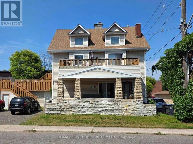 711 RIDGEWAY STREET E Thunder Bay Ontario, P7E 5H3 - Multi-family Home For Sale