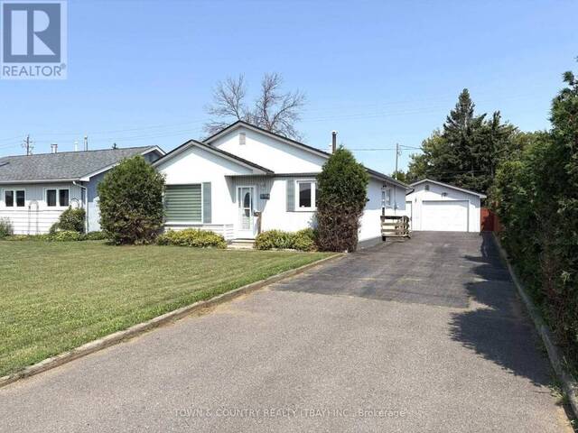 1213 MARY STREET W Thunder Bay Ontario, P7E 4M8 - 3 Bedrooms Home For Sale