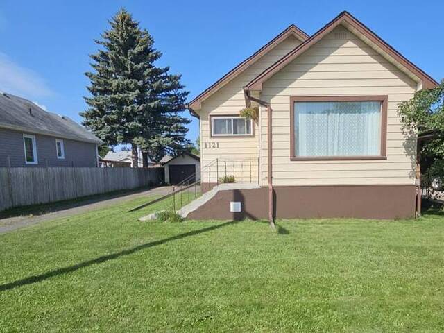 1121 Centre AVE Thunder Bay Ontario, P7E 2X6 - Property For Sale