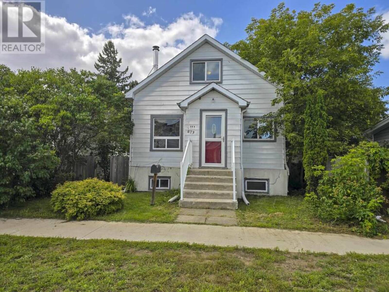 873 MINNESOTA ST, Thunder Bay, Ontario P7C 3L7