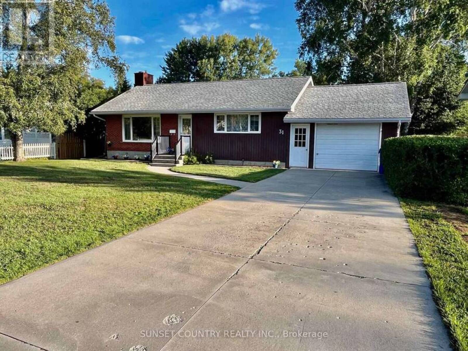 31 ROSS STREET, Dryden, Ontario P8N 1T9