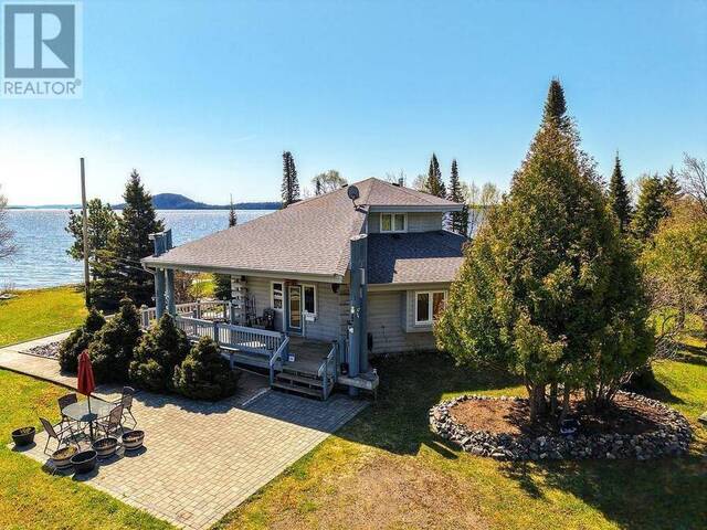 106 Island AVE Thunder Bay Ontario, P7L 0C1 - 3 Bedrooms Waterfront Home For sale