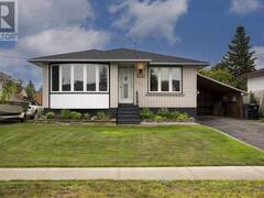 262 Sheridan Cres Thunder Bay Ontario, P7C 5M4