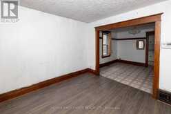 521 VICKERS STREET S | Thunder Bay Ontario | Slide Image Seven