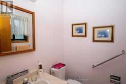 224 LONDON DRIVE | Thunder Bay Ontario | Slide Image Twelve