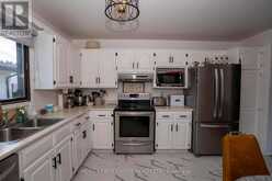 224 LONDON DRIVE | Thunder Bay Ontario | Slide Image Seven