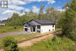 3435 KING GEORGE'S PARK DRIVE | Thunder Bay Ontario | Slide Image Five