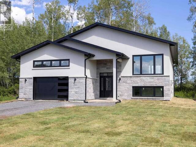 3435 King George's Park DR Thunder Bay Ontario, P7K 0V5 - 4 Bedrooms Home For Sale