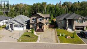 145 DOGWOOD CRESCENT | Thunder Bay Ontario | Slide Image Two