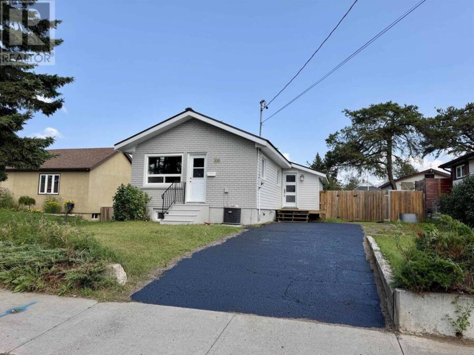 330 Arundel ST, Thunder Bay, Ontario P7A 1L3