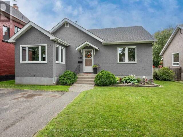 235 FRANKLIN STREET N Thunder Bay Ontario, P7C 4J1 - 4 Bedrooms Home For Sale