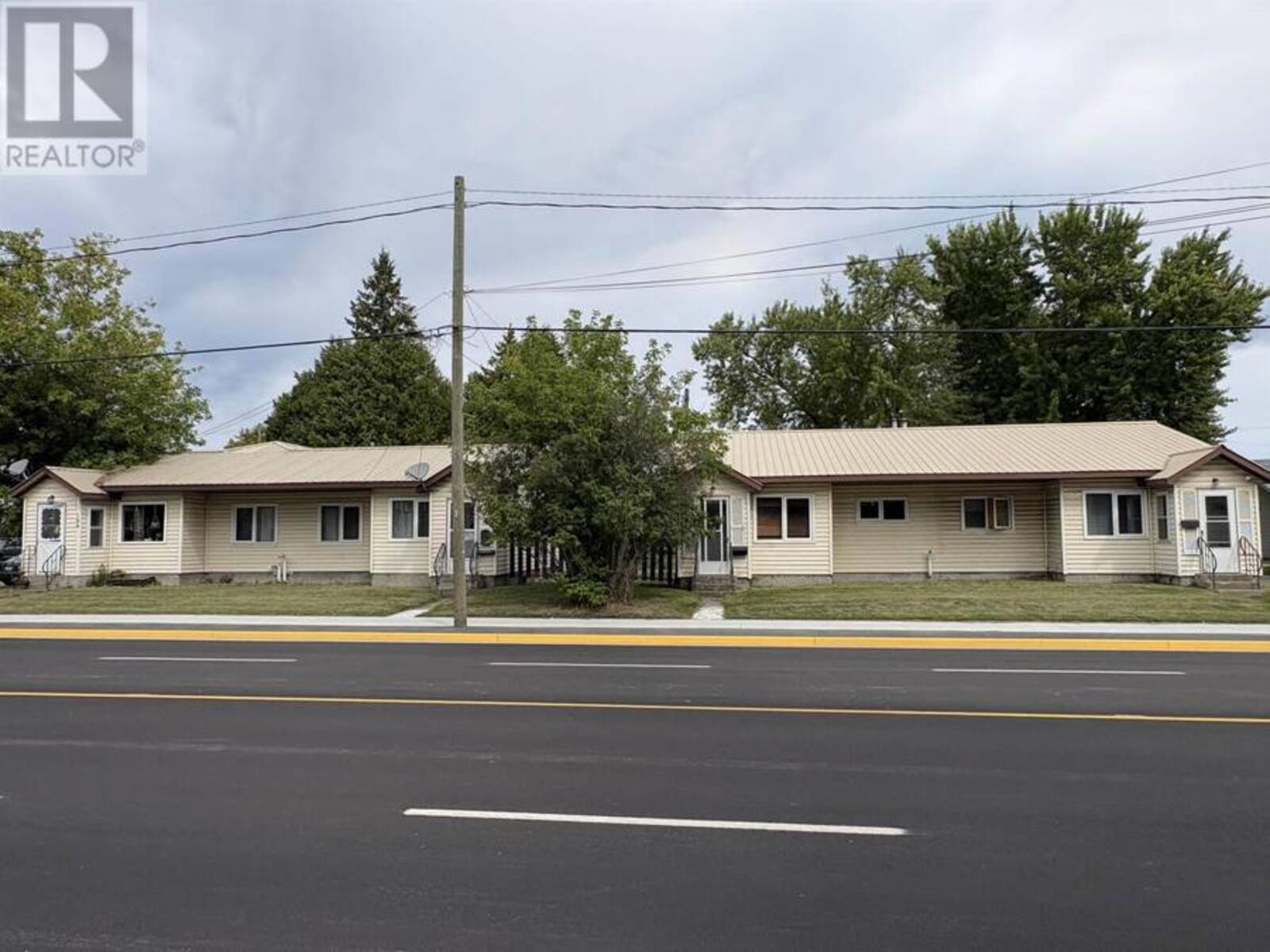 160-166 Third ST W, Fort Frances, Ontario P9A 3A3