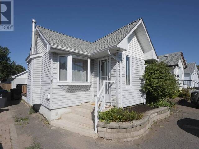 735 Ernestine Avenue Thunder Bay Ontario, P7E 1W9 - Property For Sale