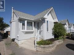 735 Ernestine Avenue Thunder Bay Ontario, P7E 1W9