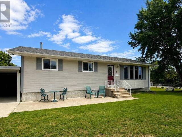 1 Kirkpatrick AVE Kenora Ontario, P9N 4K5 - Property For Sale