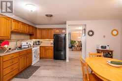 80 PETER STREET | Thunder Bay Ontario | Slide Image Twelve
