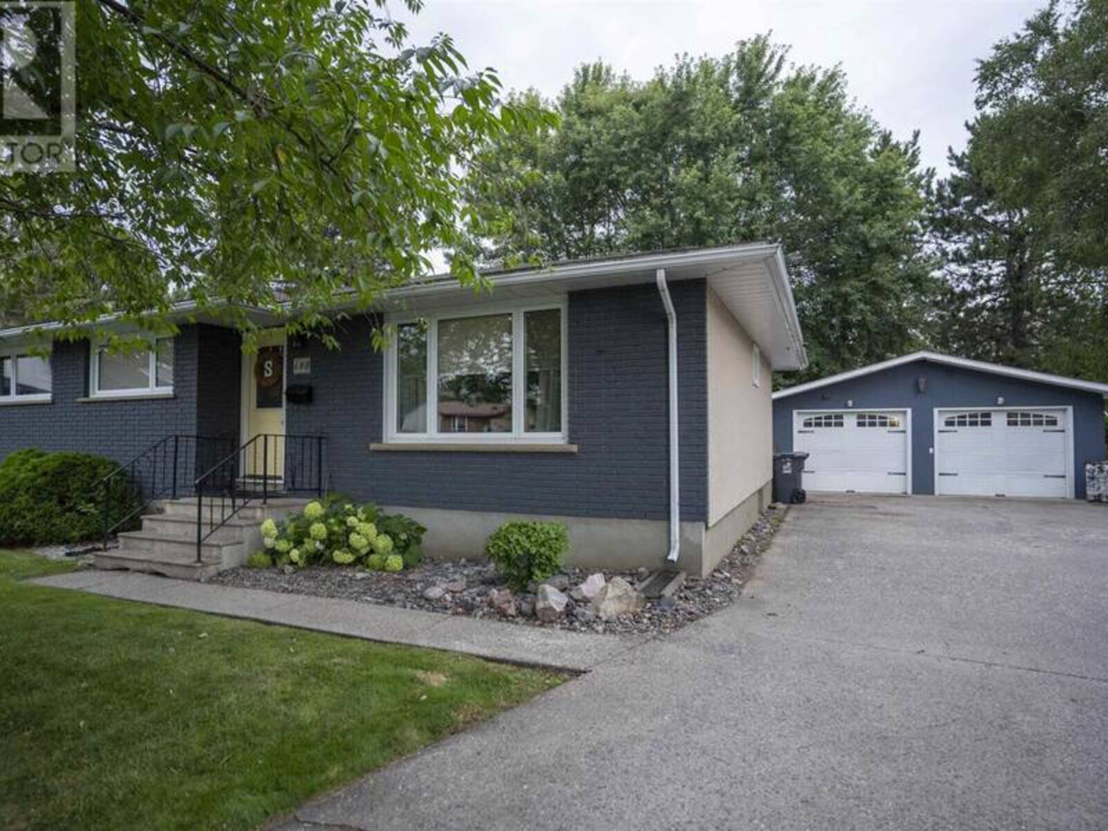600 Ashdale PL, Thunder Bay, Ontario P7E 3M6