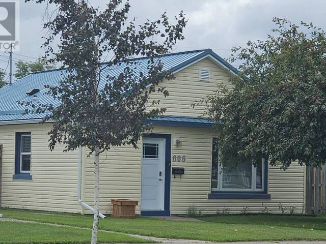 606 Kingsway Thunder Bay Ontario, P7E 2B1 - 2 Bedrooms Home For Sale