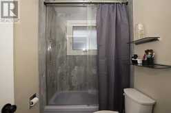 422 Simon Fraser DR | Thunder Bay Ontario | Slide Image Nine