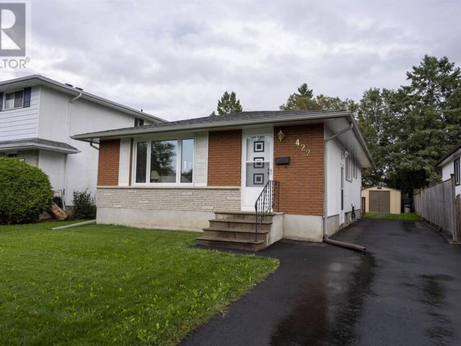 422 Simon Fraser DR, Thunder Bay, Ontario P7C 4Z8