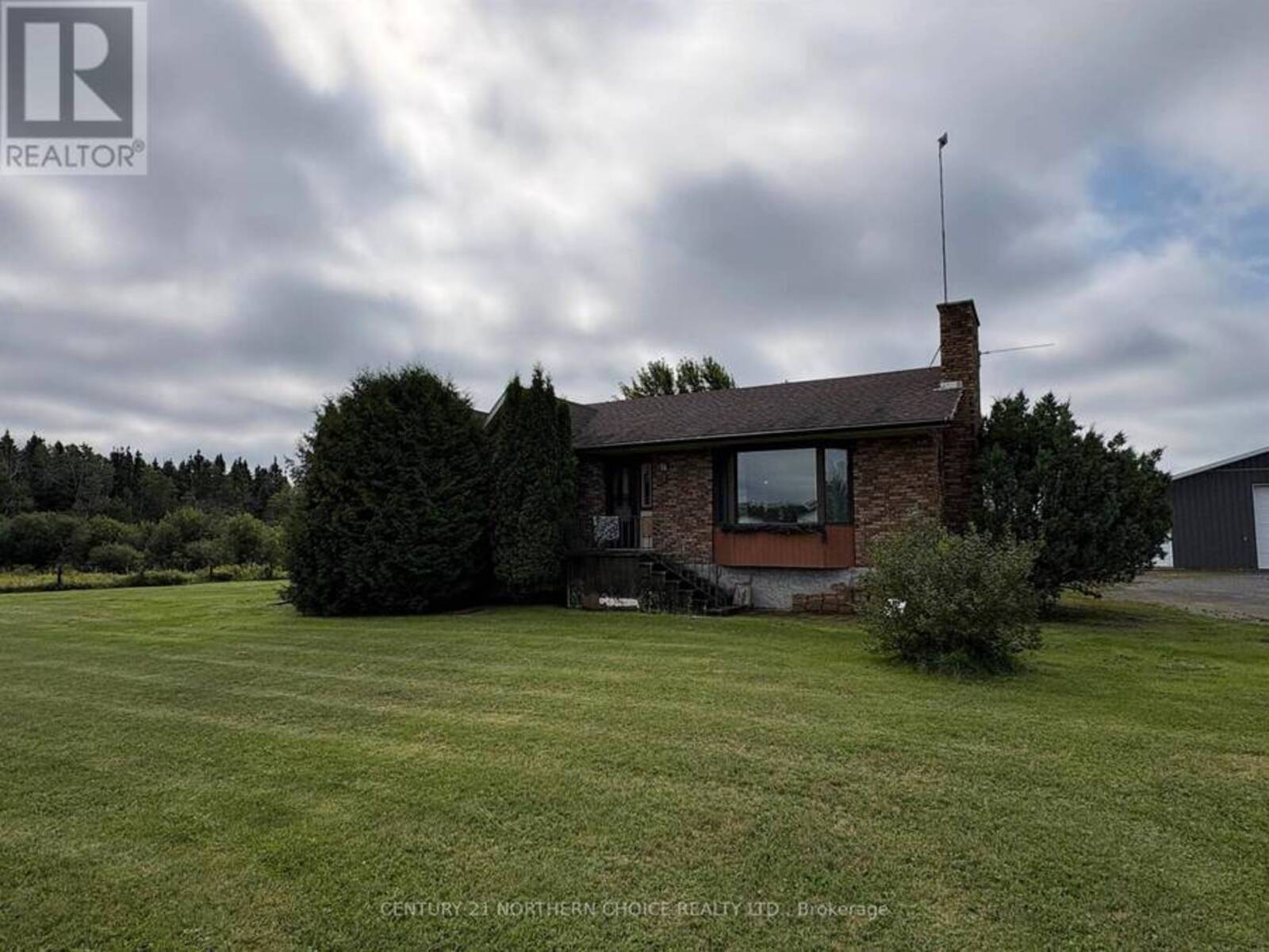 859 BURRISS ROAD E, La Vallée, Ontario P0W 1C0