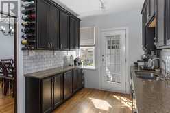 423 Marks ST S | Thunder Bay Ontario | Slide Image Eight